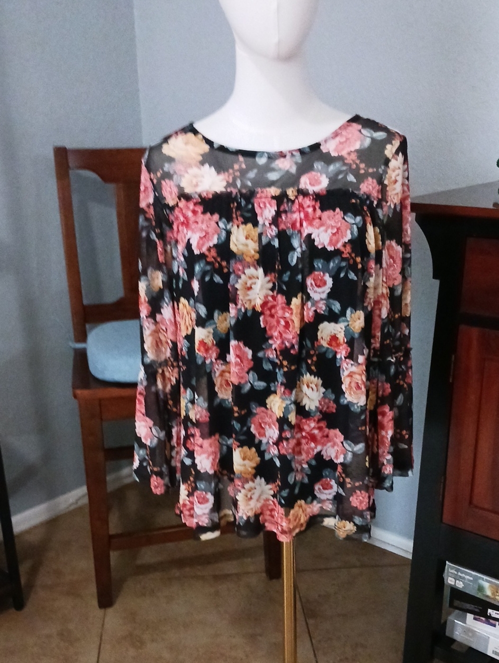 Bobbie Brooks Black Floral Peasant Blouse